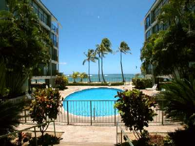 Kahala Beach Apt., Swimming Pool, Honolulu, Hawaii condominium sales